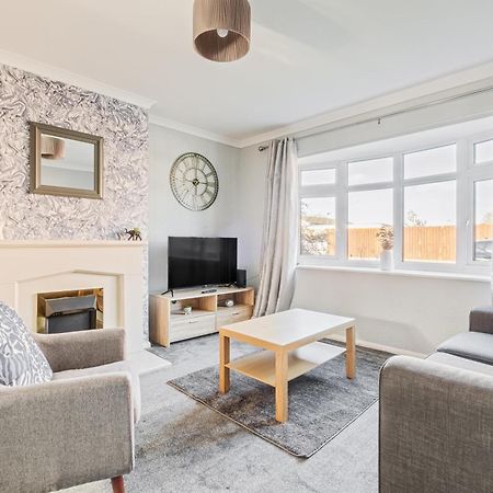Comfy And Freshly Redecorated Home By Our Home Short Stays Close To Town Centre With Free Parking Bedford Eksteriør billede