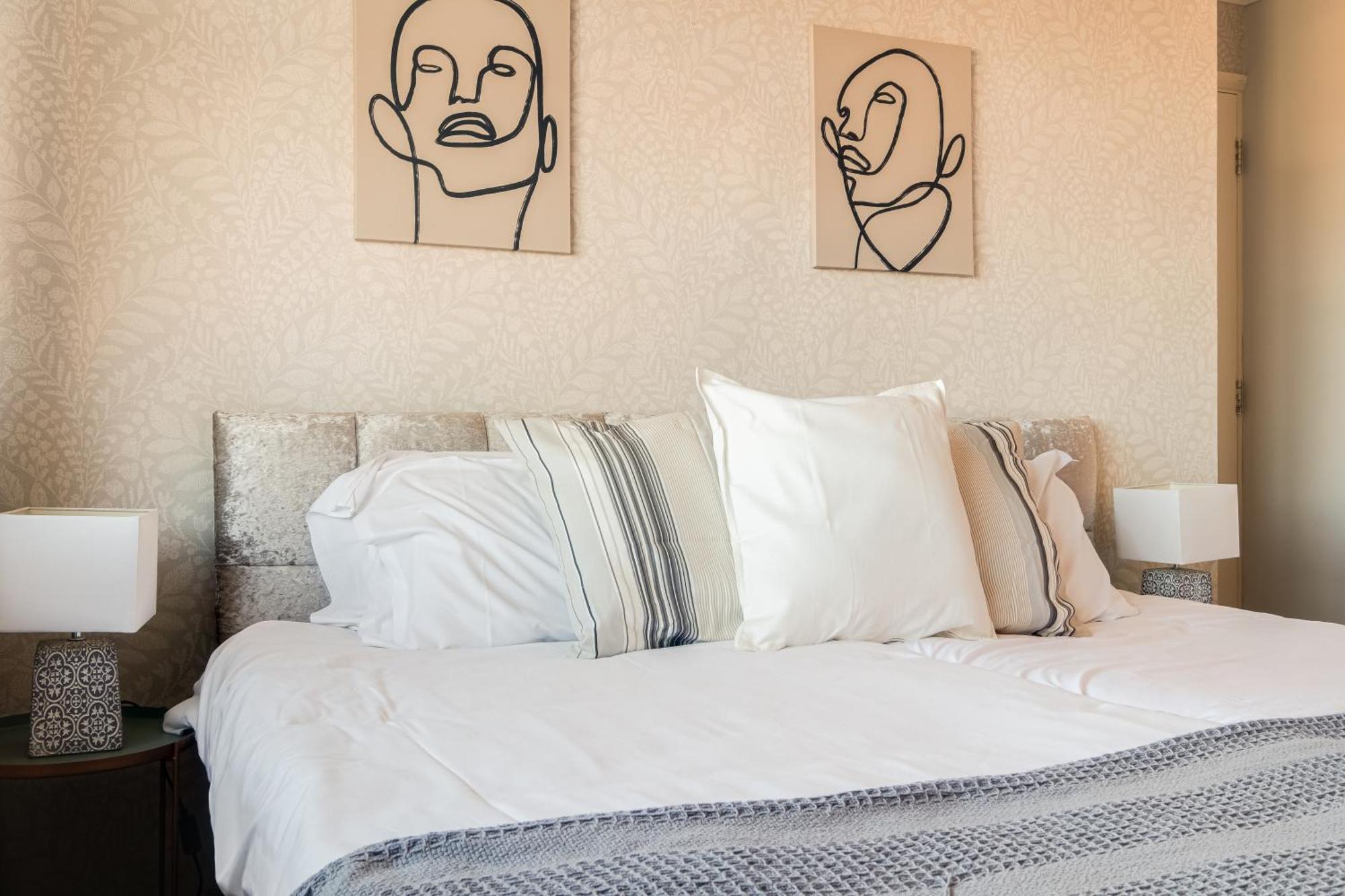 Comfy And Freshly Redecorated Home By Our Home Short Stays Close To Town Centre With Free Parking Bedford Eksteriør billede