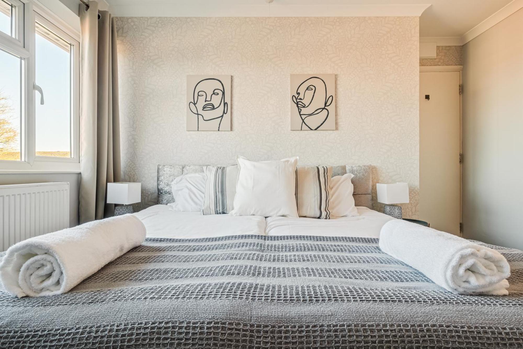 Comfy And Freshly Redecorated Home By Our Home Short Stays Close To Town Centre With Free Parking Bedford Eksteriør billede