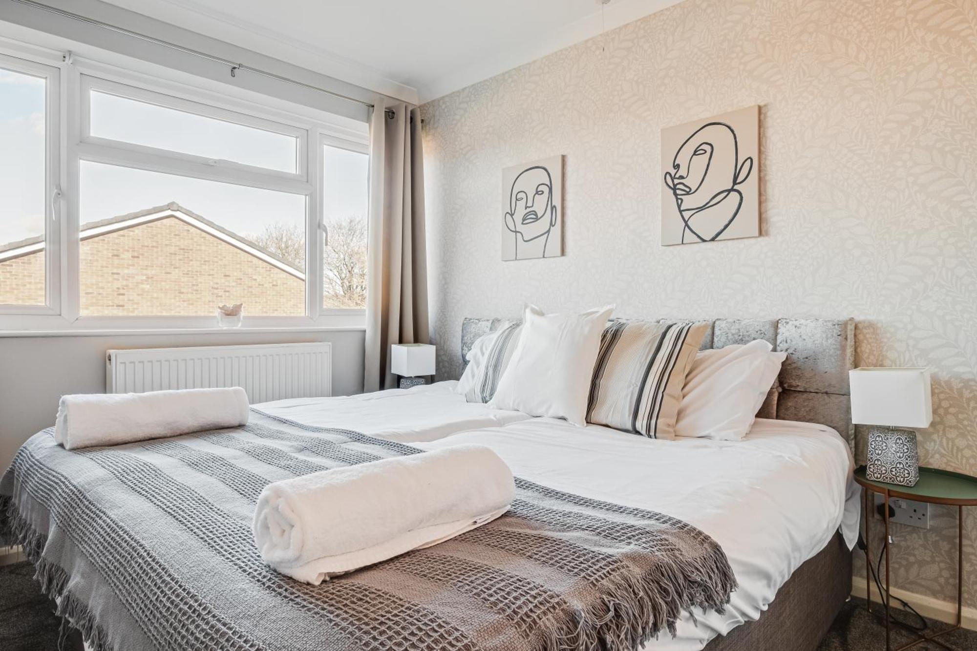 Comfy And Freshly Redecorated Home By Our Home Short Stays Close To Town Centre With Free Parking Bedford Eksteriør billede